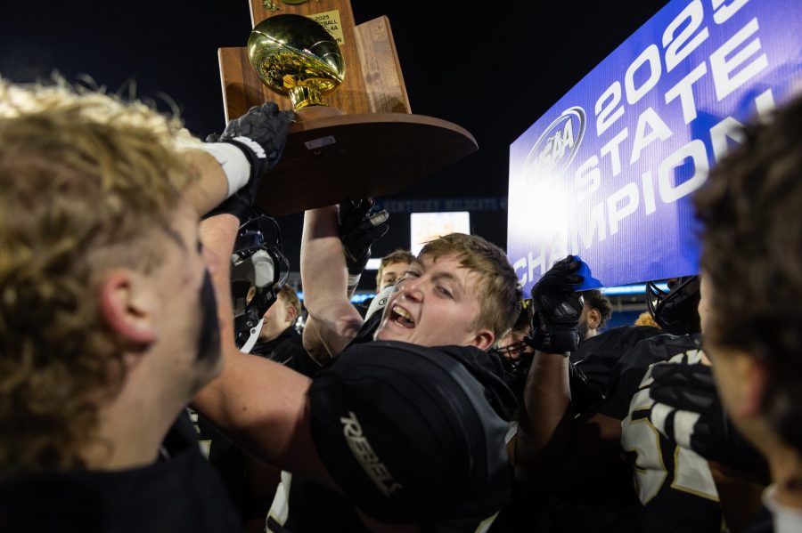 Boyle County celebrates after winning the Class 4A Football State Championship (Breven Walker | 10thRegion.com)