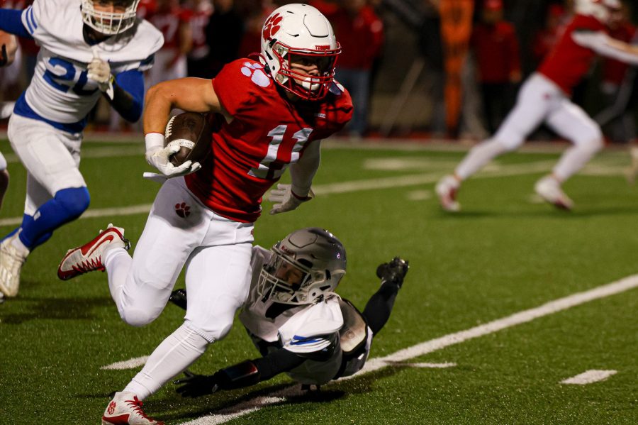 Nathan Pabst runs for a Beechwood touchdown against Bracken County (Will Jones/10th Region).
